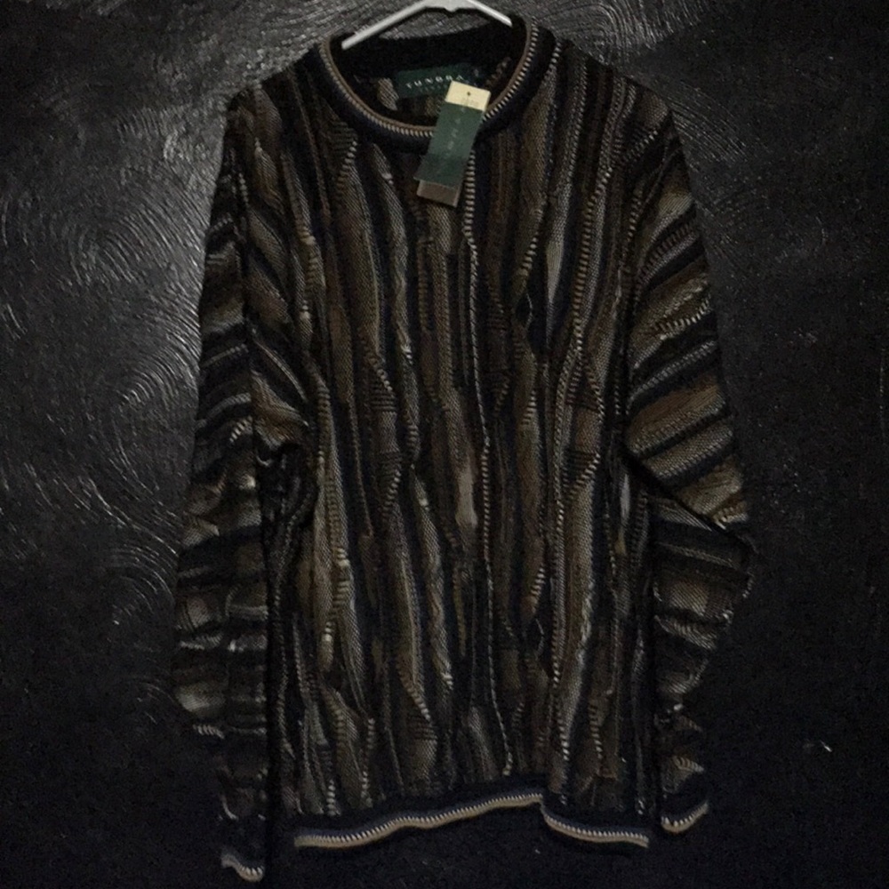 Coogie style sweater (Tundra Canada)